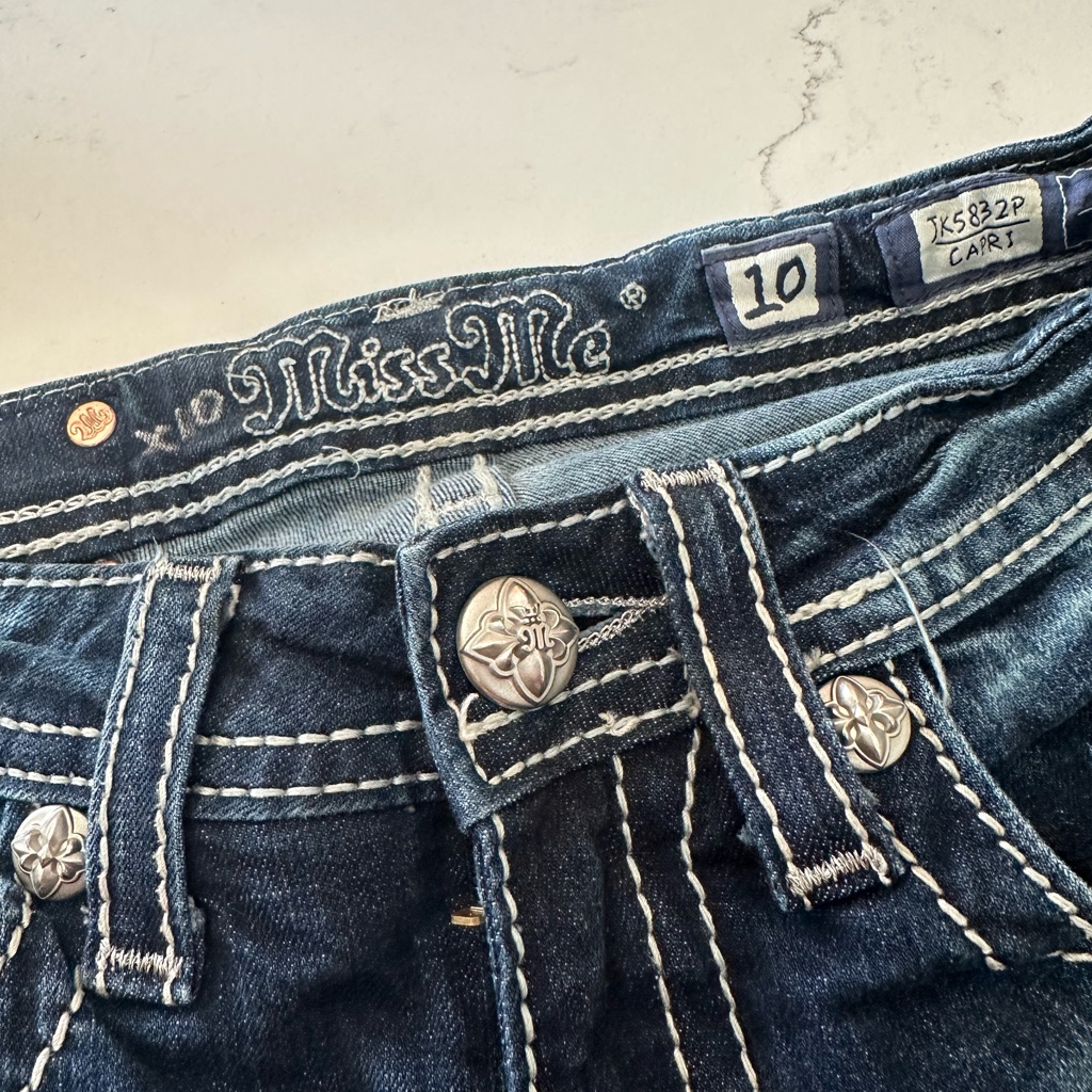 Miss Me Indigo Jean Capri; Size 10 In Girls With Floral Accents